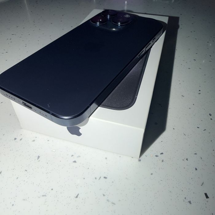 Iphone 15 pro  128gb.