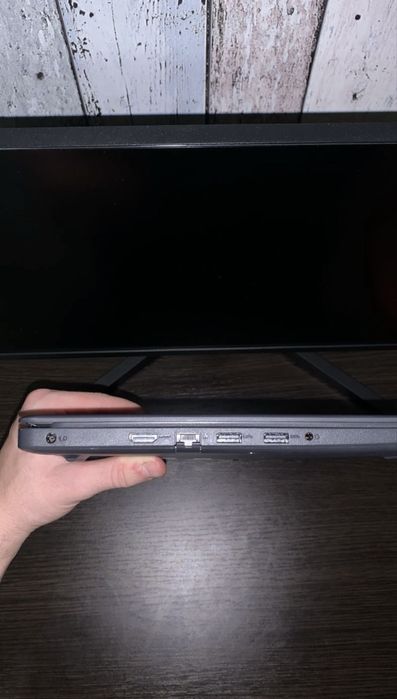 Laptop Dell Vostro 15 3000 8GB RAM complet nou