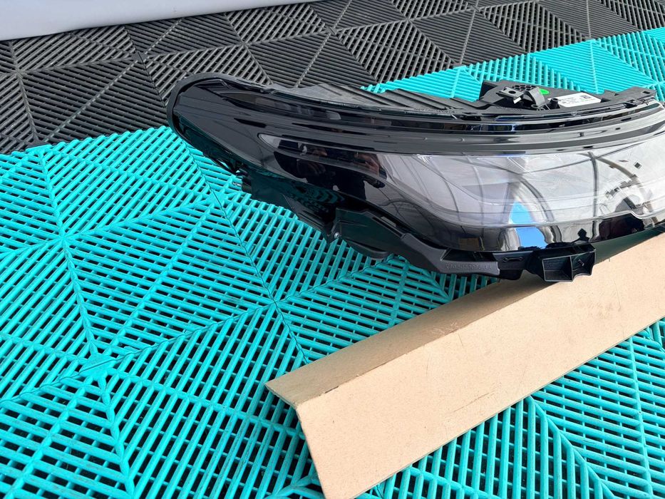 Far dreapta LED Low RT Land Rover Range Rover Evoque facelift L551 2024+ nou complet cu calculator original gri fumuriu