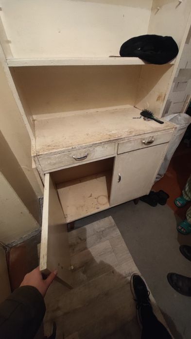 Отдам шкаф , кухонный сервант