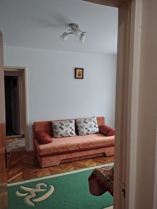 Apartament 2 camere semidecomandat de inchiriat