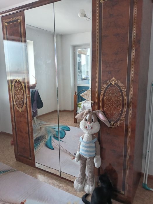 Продам шифоньер 4х дверный