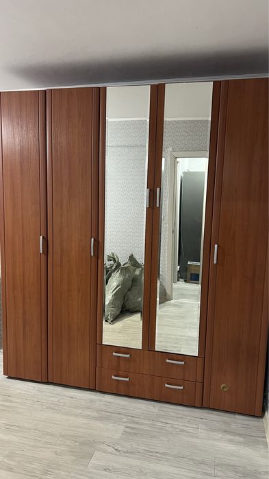 Шкаф высота 2.30 см