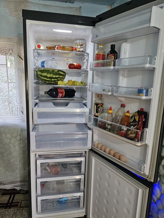 Продается холодильник