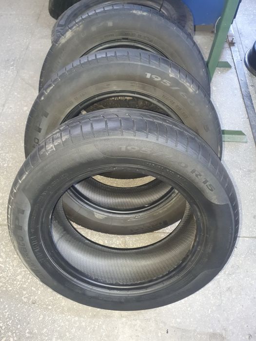 Продам шины 2 штуки