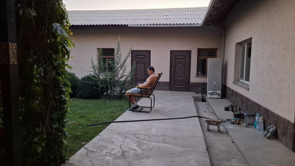 Скамейка , кресла , стол