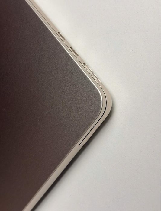 13” MacBook Air 2023 • procesor M2 • ca NOU • 96% Bateria