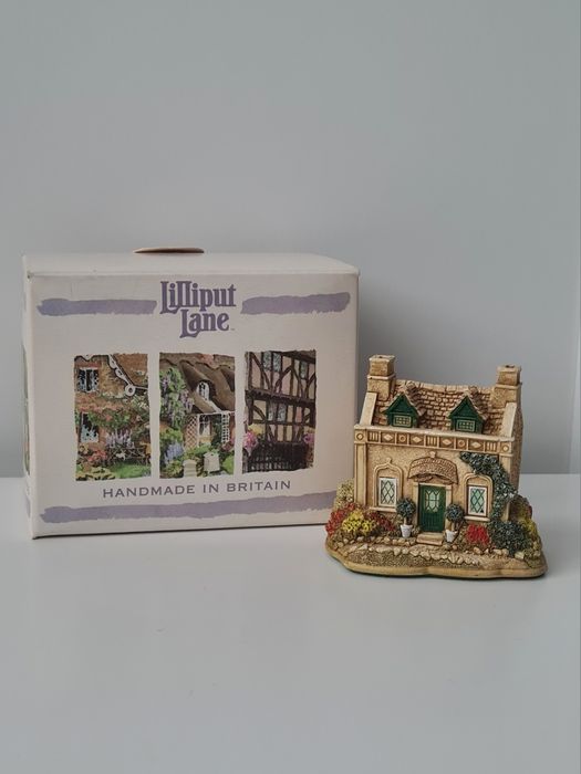 Колекционерска фигурка Lilliput Lane Pineapple Spa