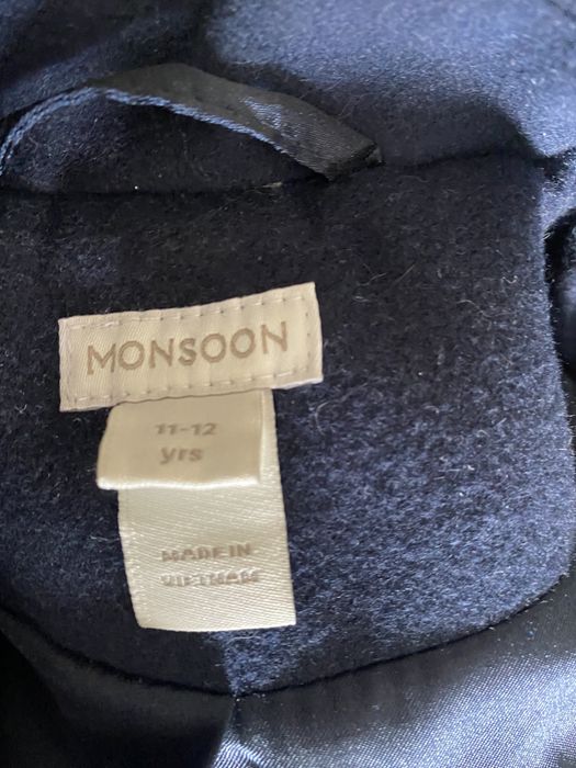 Продам пальто на девочку