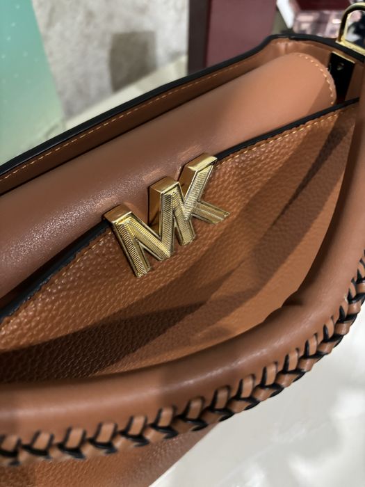 Продам женскую сумочку