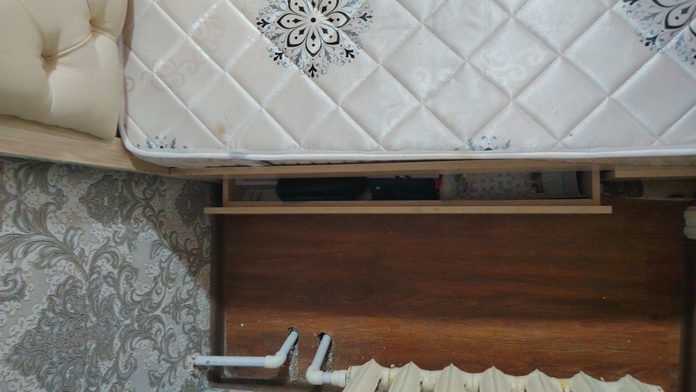 Spalni mebel divan