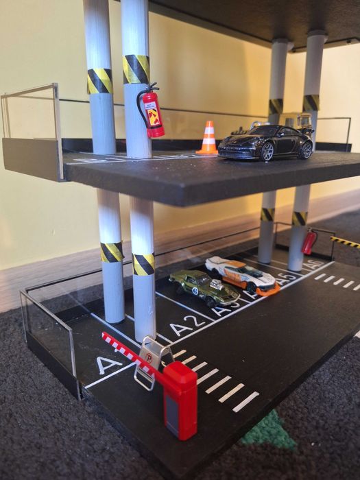 Детски паркинг гараж (ръчна изработка)