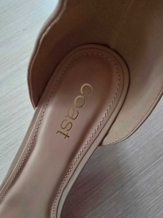 COAST Сандали Thelma с каишка за глезена и среден ток