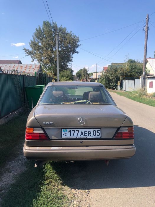 машина, Mercedes e300