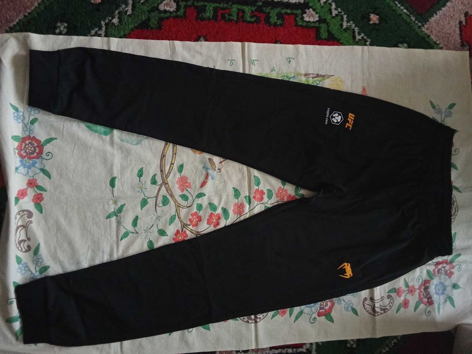 Нов комплект анцунг UFC Venum