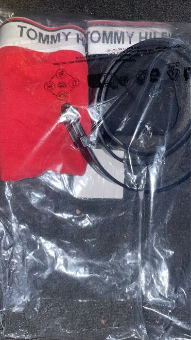 Pack cu set de 2 perechi de boxeri Tommy Hilfiger+curea LV all black