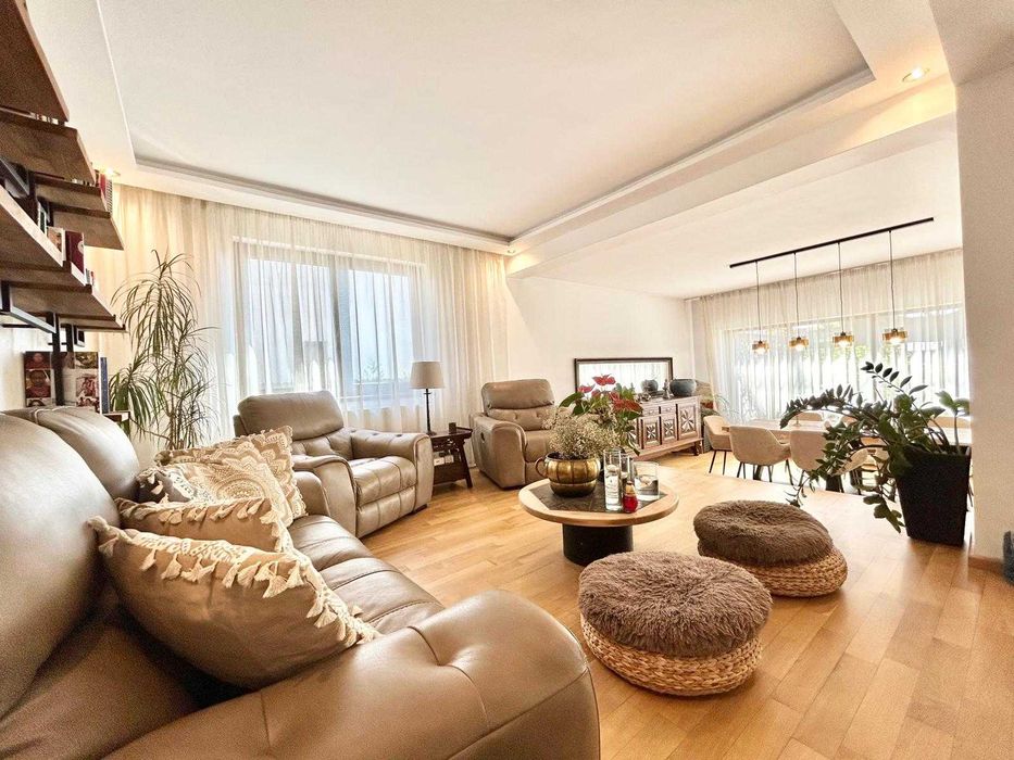 Vila Premium  P+1+M in Odaile/Otopeni - 365 mp suprafata utila, 900 mp teren,  8 camere, 4 bai