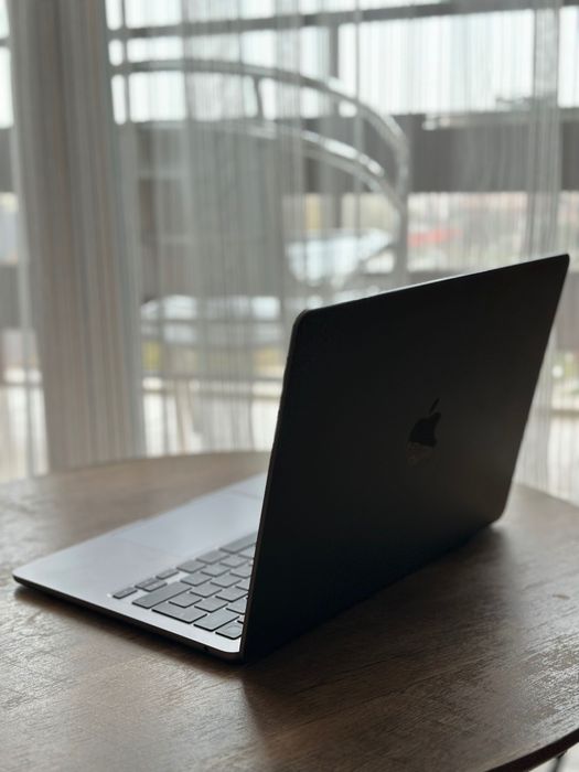 MacBook Air 13 инча M3 2024 – 16GB RAM 512GB SSD