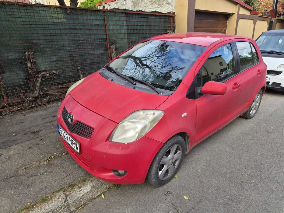 TOYOTA Yaris