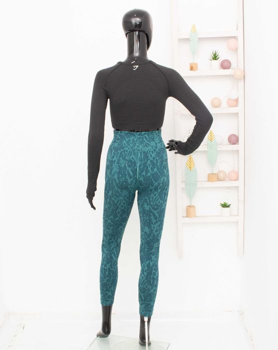 Gymshark дамски комплект кроп топ тъмно сив + клин за фитнес XS