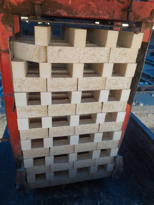 Пишган ва хом гишт доставка