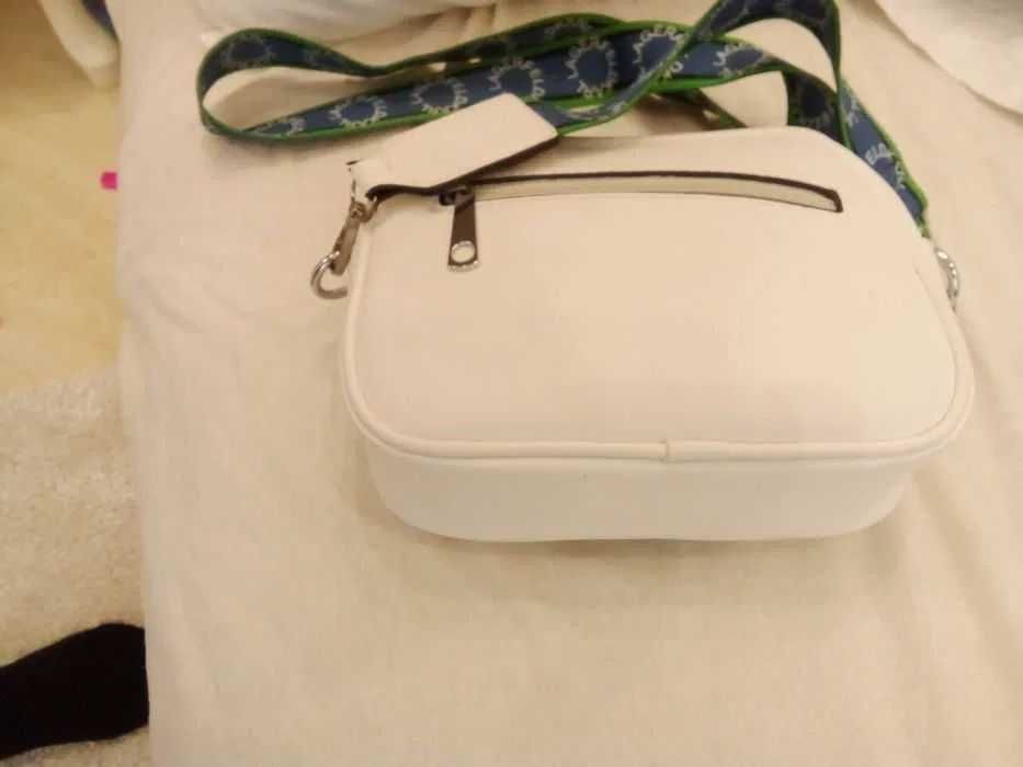 Чанта Карл Лагерфелд - 39.90 лева.