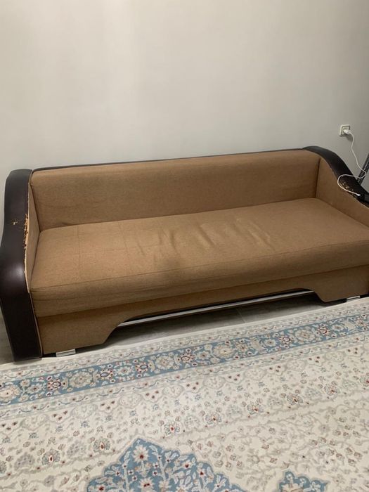 Диван раскладной, б/у. Раскладывается.