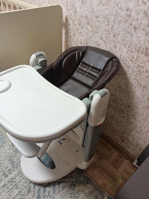 Стул для кормления tatamia