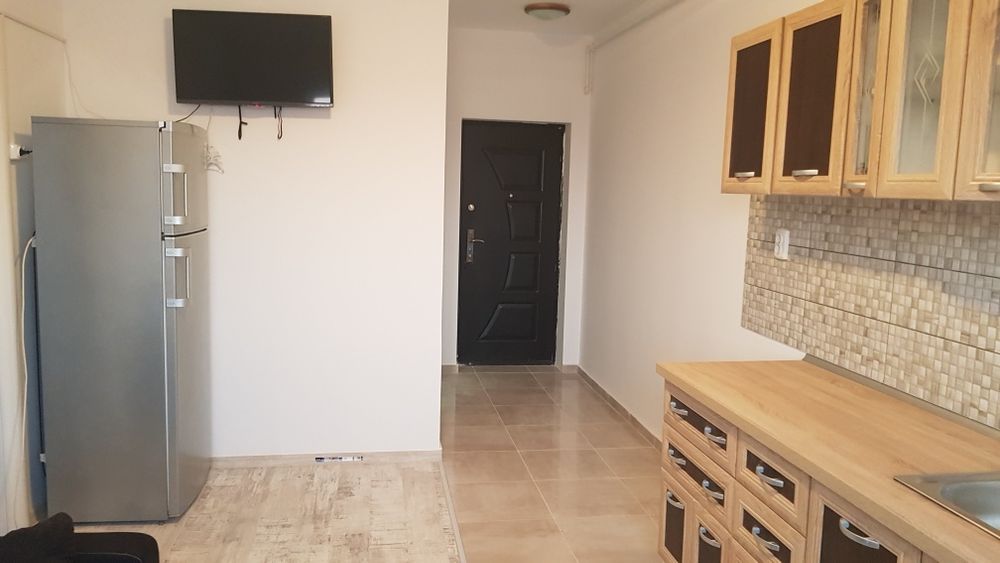 Închiriez 2 camere tip studio
