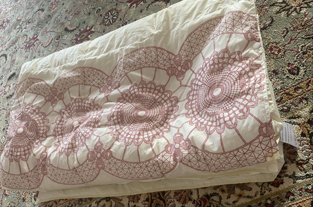 Продам легкое всесезонное одеяло