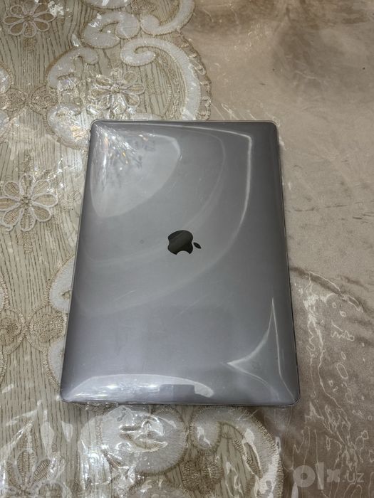 Macbook pro i7 16/256