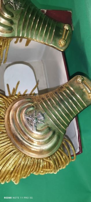 Еполети ордени медали пагони нашивки отличия