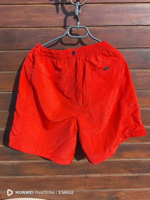 Страхотни мъжки бански HH размер L в ярко червено,нови без етикет