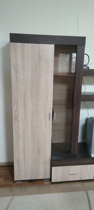 Продам стенку под ТВ.