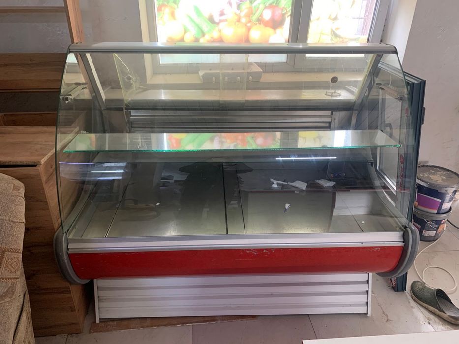 Витринный холодильник