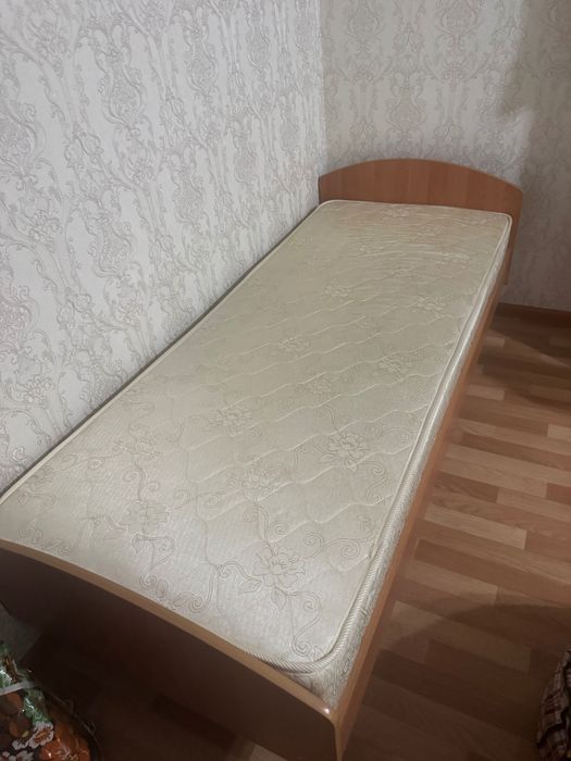 Сервант и две кровати