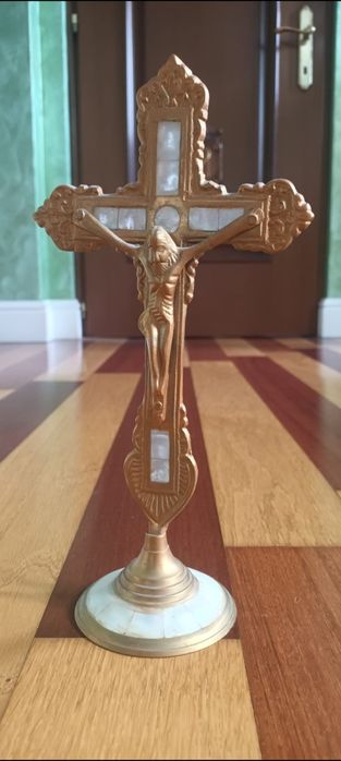 Crucifix, Bronz și Sidef