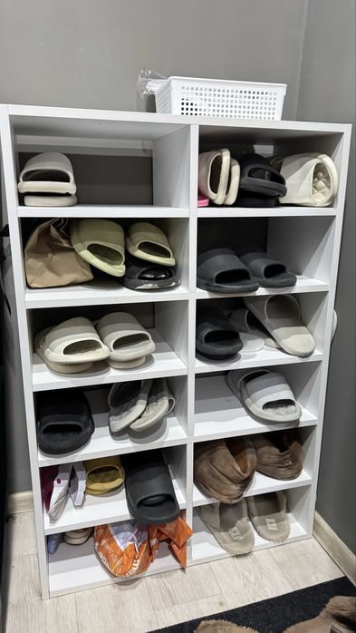 Полки, шкафы, ресепшен