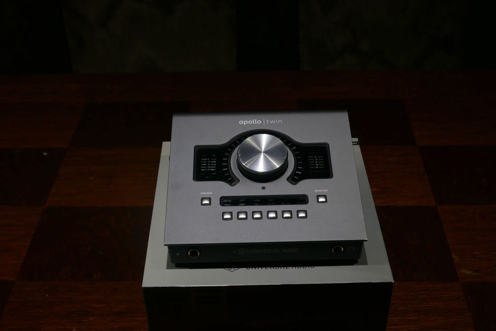 Placă de sunet Universal Audio Apollo Twin – UAD (Thunderbolt)