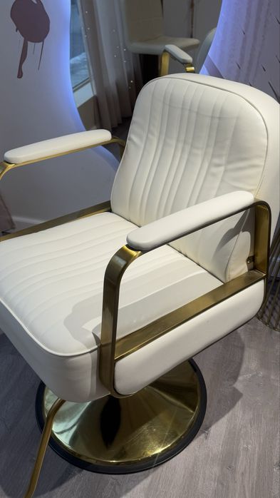 Scaun coafor crem cu pompa hidraulica