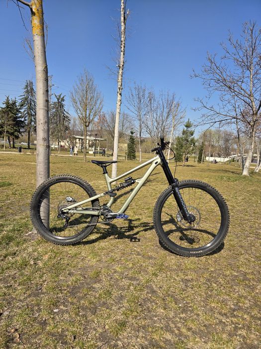 Specialized Status 2 170 DH 2025 Downhill / Bike Park