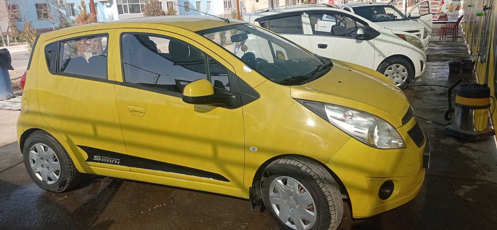 Chevrolet spark sotiladi
