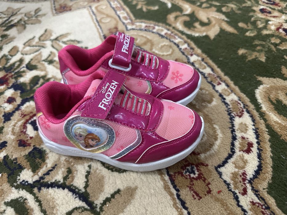 Disney Frozen размер 28 цена 80 тыс сум