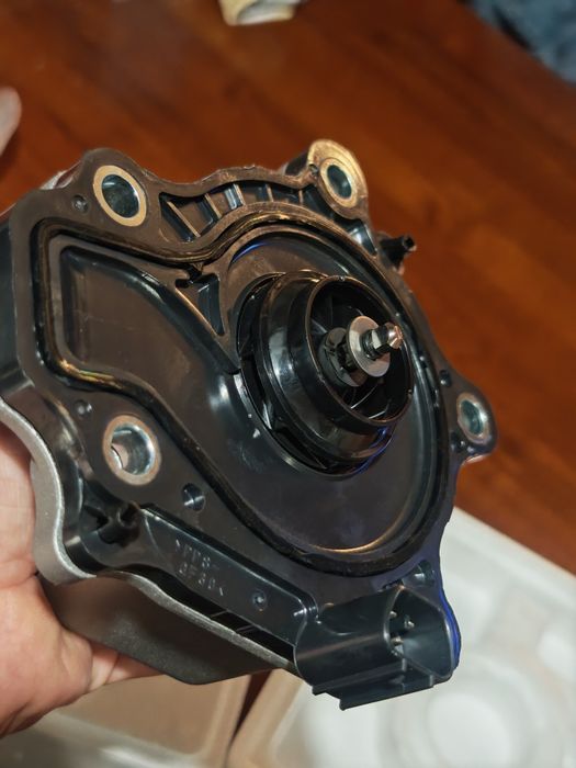 Водна помпа Тойота хибрид