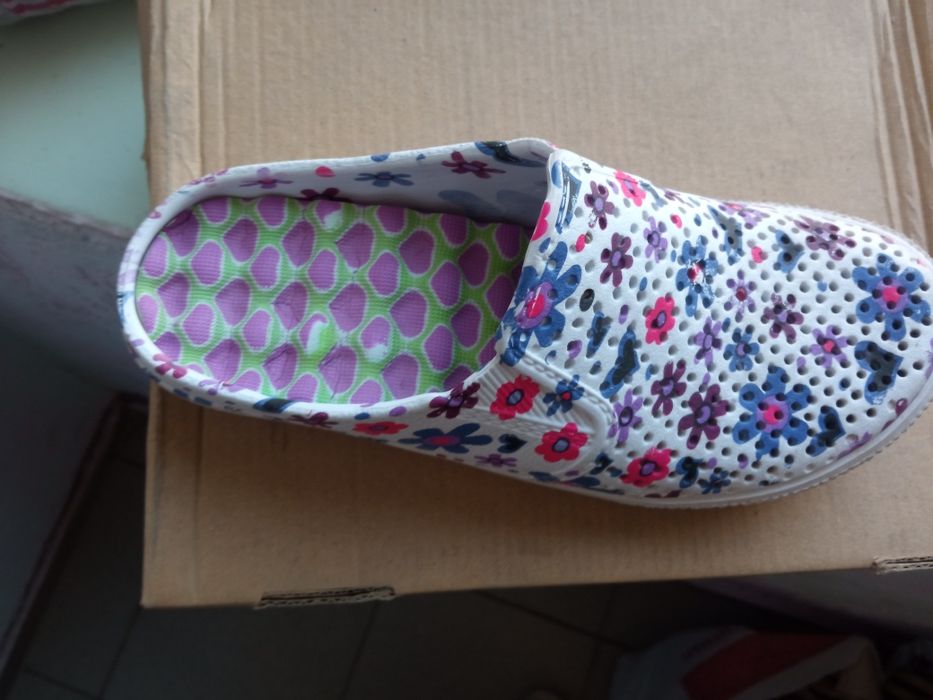 Обувь детская: сланцы