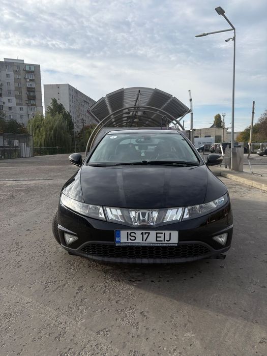 Honda Civic Honda Civic MK8 Hatchback 1.8 i-VTEC i-Shift – 2008  * An fabricație: