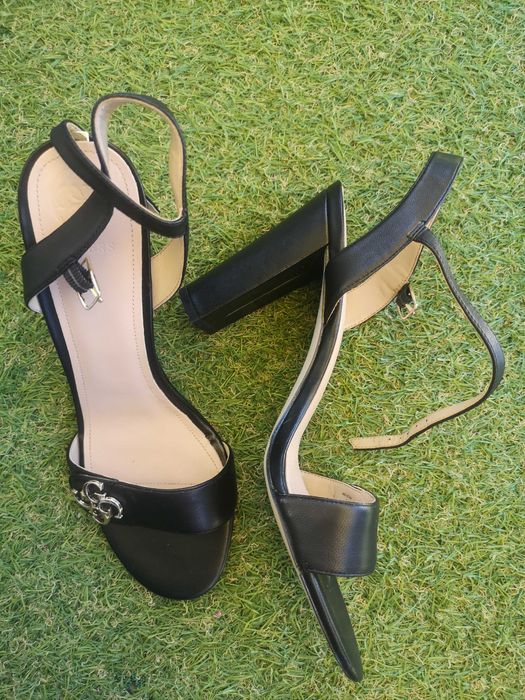 Sandale piele Guess