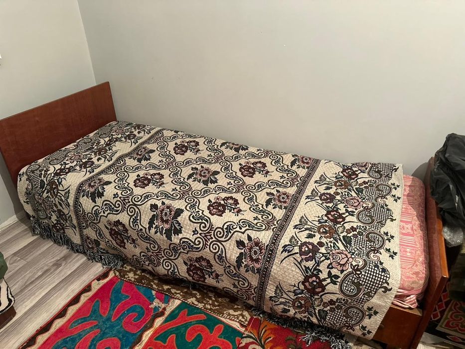 Кровати 2 шт одинаковые