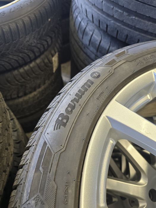 2 Броя 235/50/19 Barum 8,5mm 2020DOT