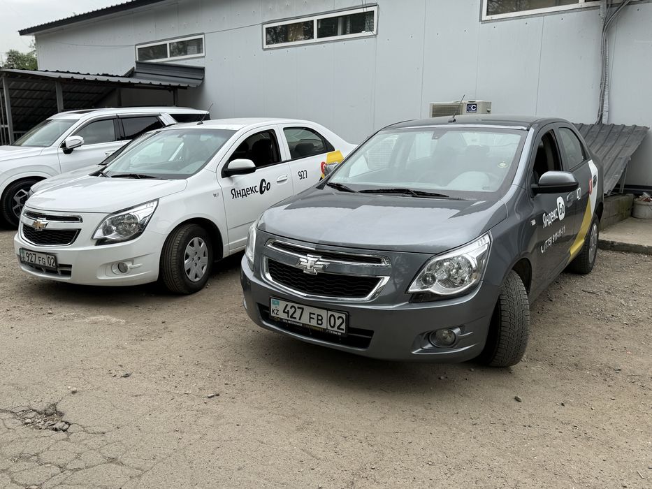 Авто в аренду под такси